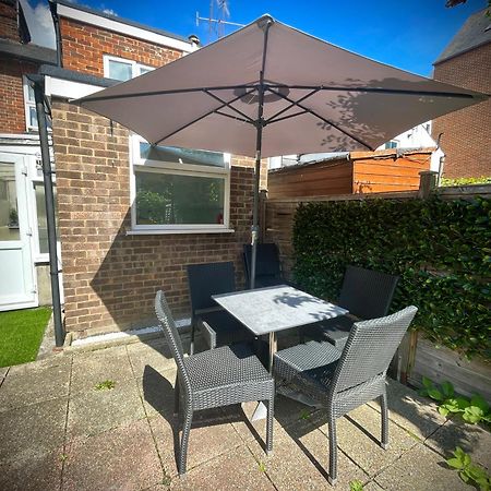 Exclusive Offers L Last-Minute Specials L Parking Free L Double Bed House L Uk L Gaming Room L Komfy 3 Bedroom Cottage With Riverview L Perfect For Short Or Long Stays Ридинг Экстерьер фото
