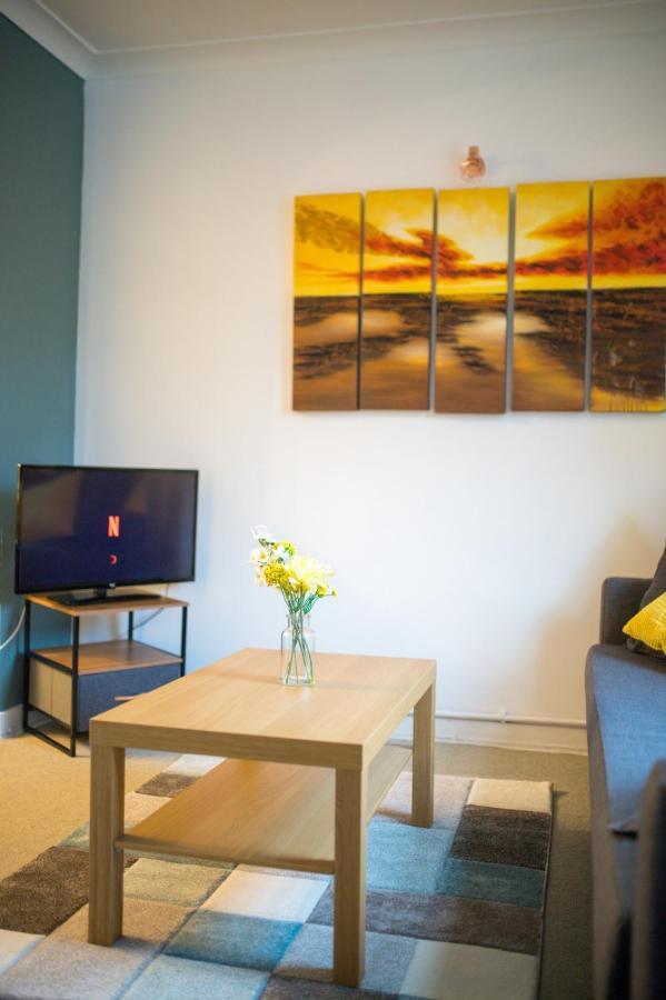 Exclusive Offers L Last-Minute Specials L Parking Free L Double Bed House L Uk L Gaming Room L Komfy 3 Bedroom Cottage With Riverview L Perfect For Short Or Long Stays Ридинг Экстерьер фото