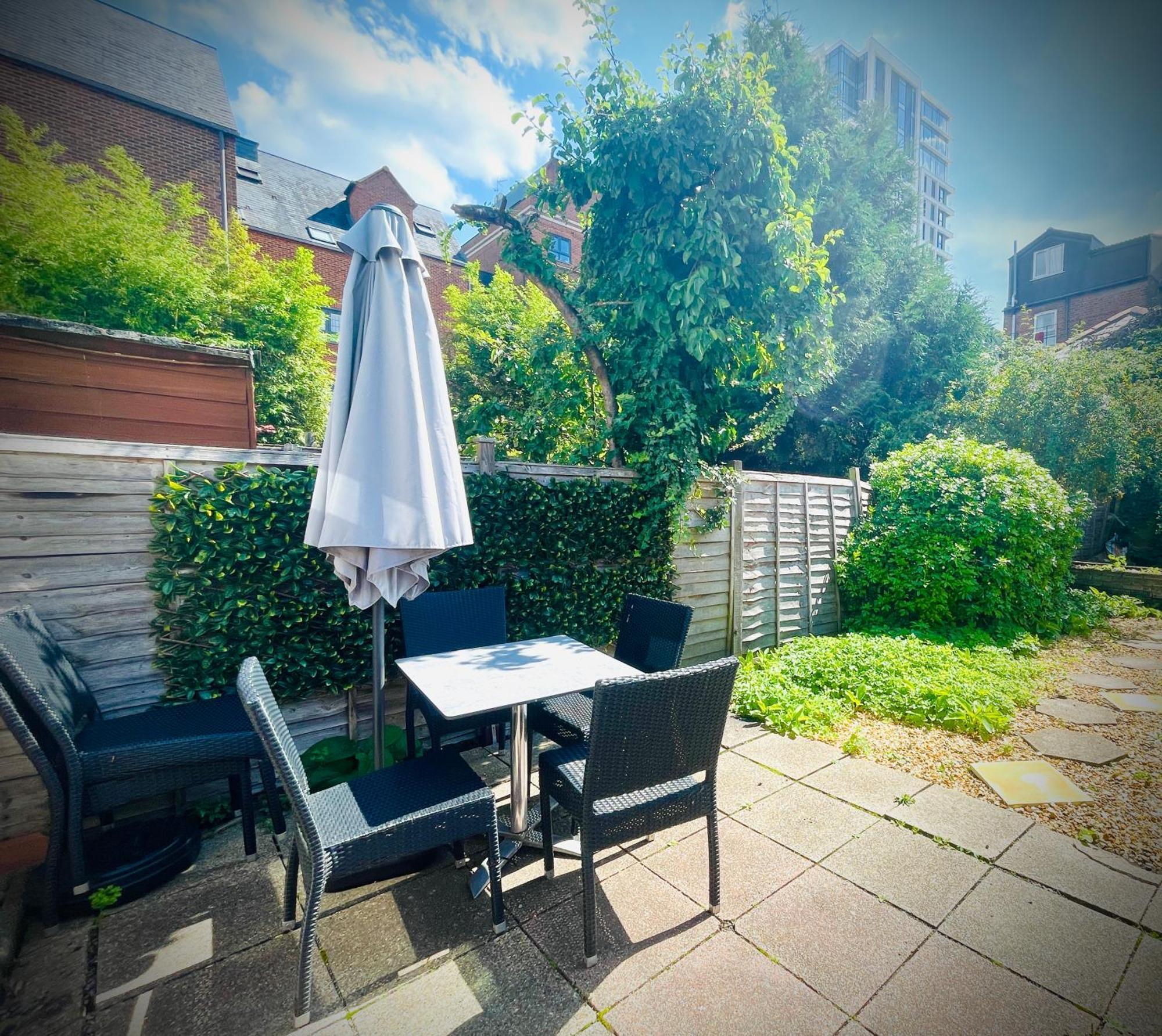 Exclusive Offers L Last-Minute Specials L Parking Free L Double Bed House L Uk L Gaming Room L Komfy 3 Bedroom Cottage With Riverview L Perfect For Short Or Long Stays Ридинг Экстерьер фото